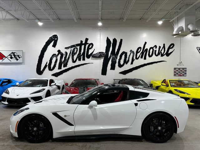 Used 2016 Chevrolet Corvette Stingray Coupe RWD image 2