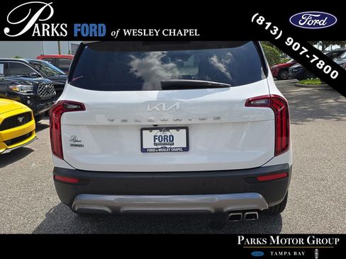Used 2022 Kia Telluride EX w/ EX Premium Package AWD/4WD image 5