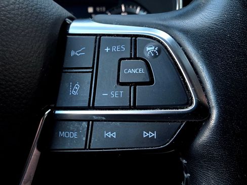 Used 2021 Toyota Highlander Platinum AWD/4WD image 22