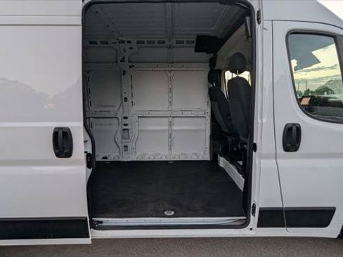 Used 2023 RAM ProMaster 2500 FWD image 17