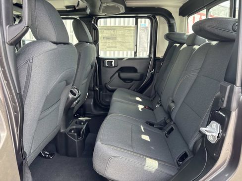 New 2026 Jeep Gladiator Sport image 27