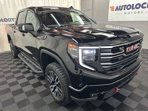 Used 2025 GMC Sierra 1500 AT4 w/ AT4 Premium Package AWD/4WD image 2