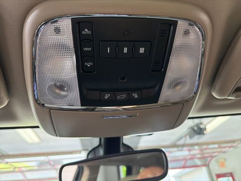 Used 2020 Jeep Grand Cherokee Limited AWD/4WD image 21