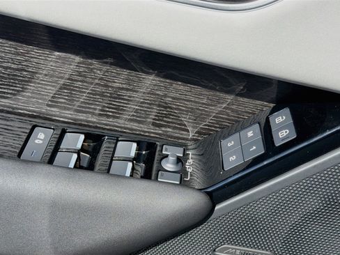 New 2026 Land Rover Range Rover Velar Belgravia AWD/4WD image 22