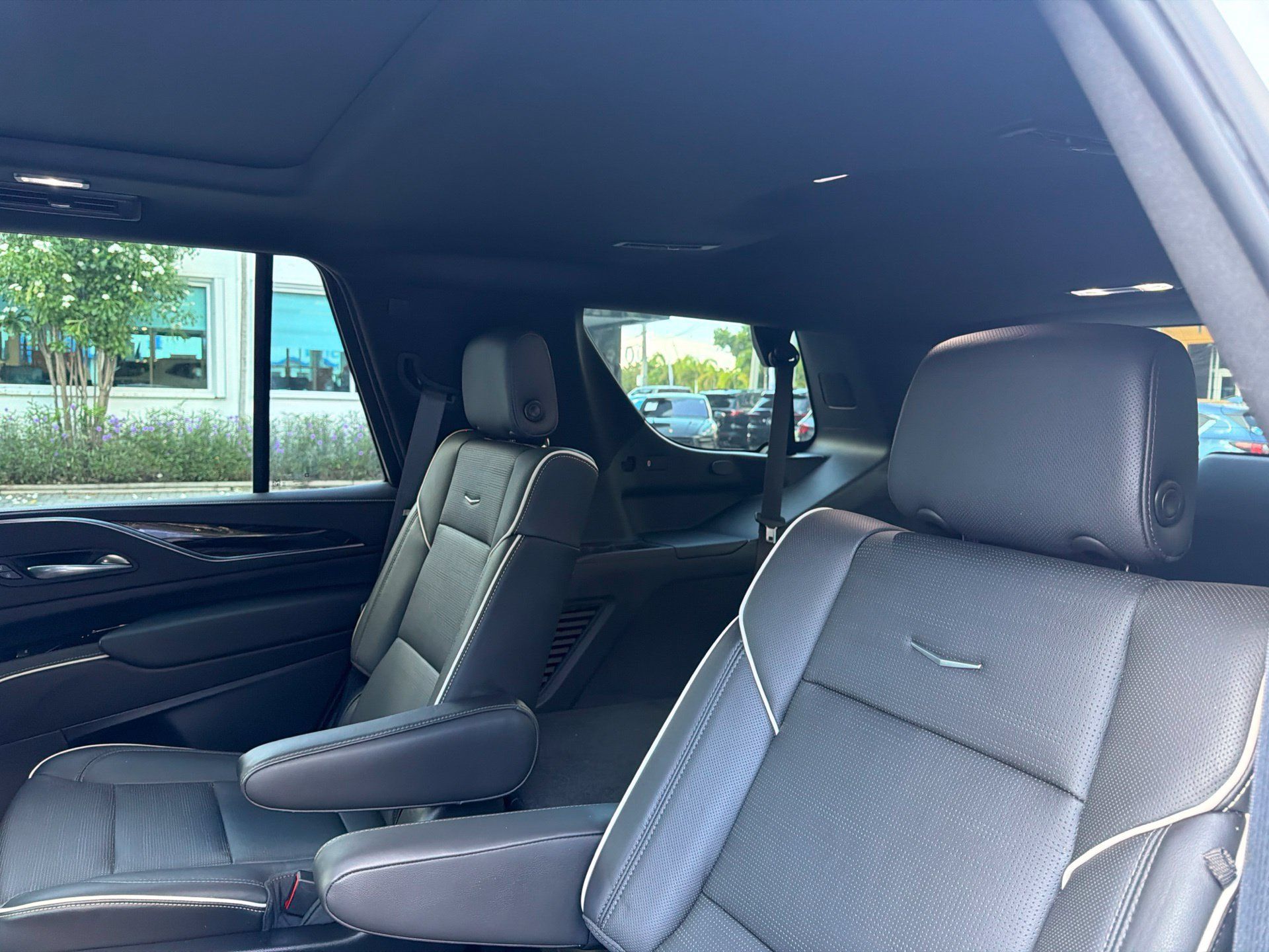 Used 2021 Cadillac Escalade Sport w/ Driver Assist Tech Package AWD/4WD image 25