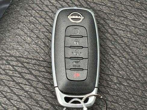 Used 2025 Nissan Rogue SV image 25