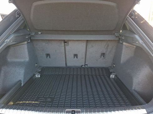 Certified 2025 Audi Q3 2.0T Premium Plus w/ Premium Plus Package image 29