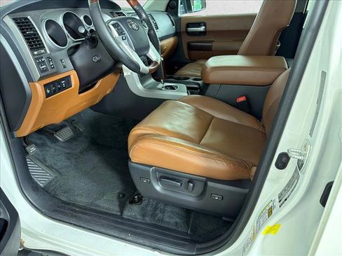 Used 2016 Toyota Sequoia Platinum RWD image 11