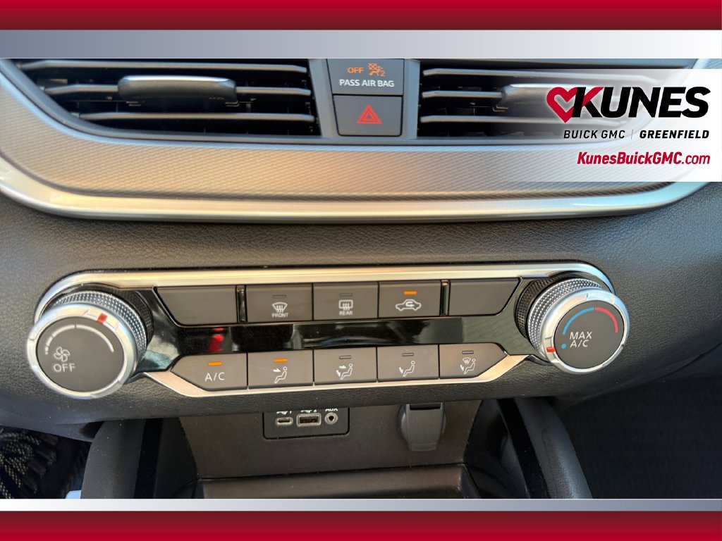 Used 2024 Nissan Altima 2.5 SR FWD image 27