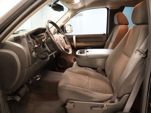 Used 2007 Chevrolet Silverado 1500 LT w/ Towing Package RWD image 5