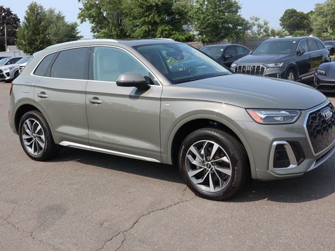 Used 2024 Audi Q5 2.0T Premium Plus w/ Premium Plus Package AWD/4WD image 3