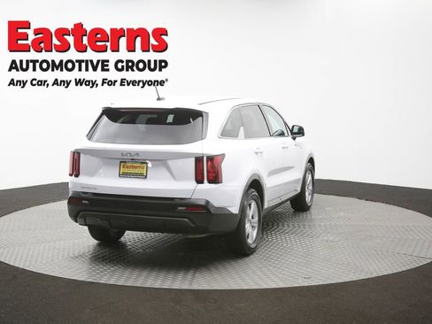 Used 2023 Kia Sorento LX FWD image 35