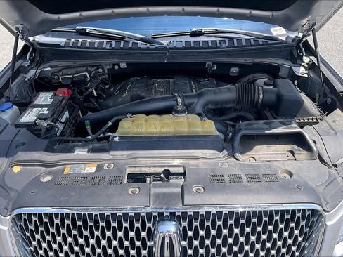 Used 2019 Lincoln Navigator L Select w/ Technology Package RWD image 10