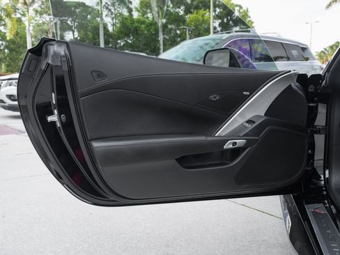 Used 2019 Chevrolet Corvette Stingray Coupe w/ Carbon Flash Badge Package RWD image 32