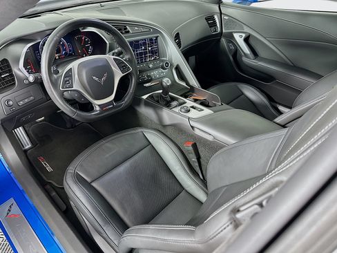 Used 2015 Chevrolet Corvette Z06 w/ 3LZ Preferred Equipment Group RWD image 24