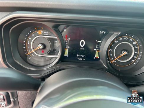 Certified 2024 Jeep Wrangler Unlimited Sahara w/ Technology Group AWD/4WD image 24