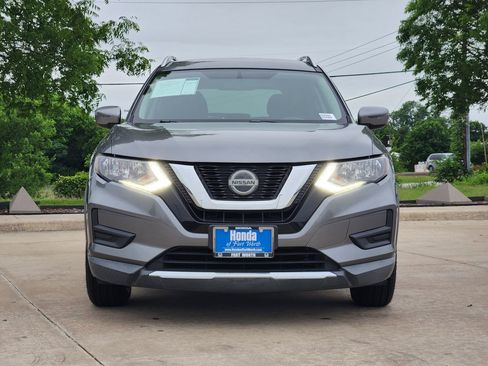 Used 2018 Nissan Rogue SV FWD image 2