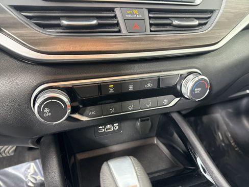 Certified 2024 Nissan Altima 2.5 SV image 8