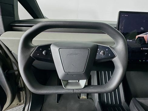 Used 2024 Tesla Cybertruck AWD Crew Cab image 11