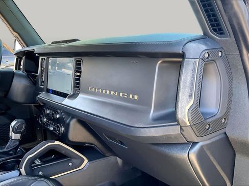 Used 2025 Ford Bronco Badlands AWD/4WD image 19