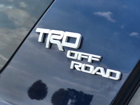 Used 2019 Toyota 4Runner TRD Off-Road Premium AWD/4WD image 9
