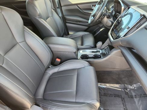 Used 2023 Subaru Ascent Limited w/ Technology Package AWD/4WD image 5