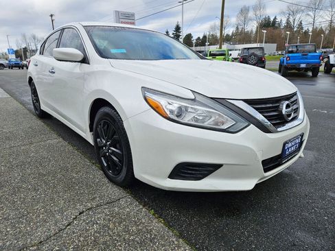 Used 2016 Nissan Altima 2.5 S w/ Power Driver Seat Package image 6