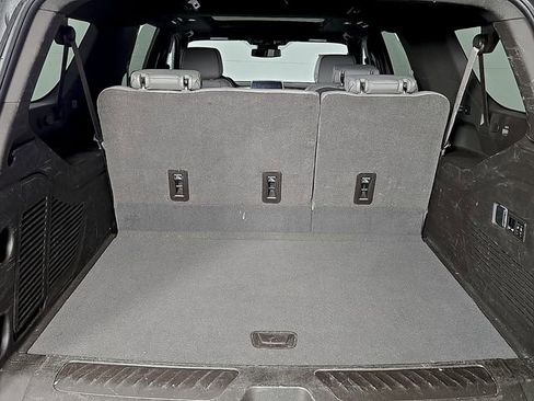 Used 2023 GMC Yukon XL SLT w/ SLT Premium Package image 34