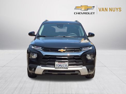 Used 2023 Chevrolet TrailBlazer LT FWD image 2