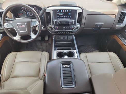 Used 2019 GMC Sierra 2500 SLT w/ Duramax Plus Package AWD/4WD image 18