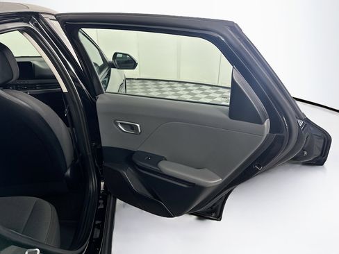 Used 2025 Kia K4 FWD image 28