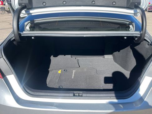 Used 2018 Toyota Camry SE image 34