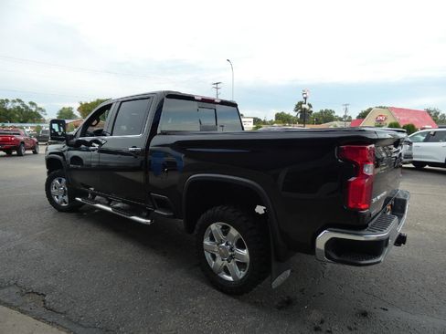 Used 2022 Chevrolet Silverado 2500 LTZ w/ LTZ Plus Package image 11