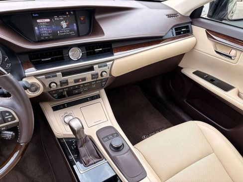 Used 2017 Lexus ES 350 image 23