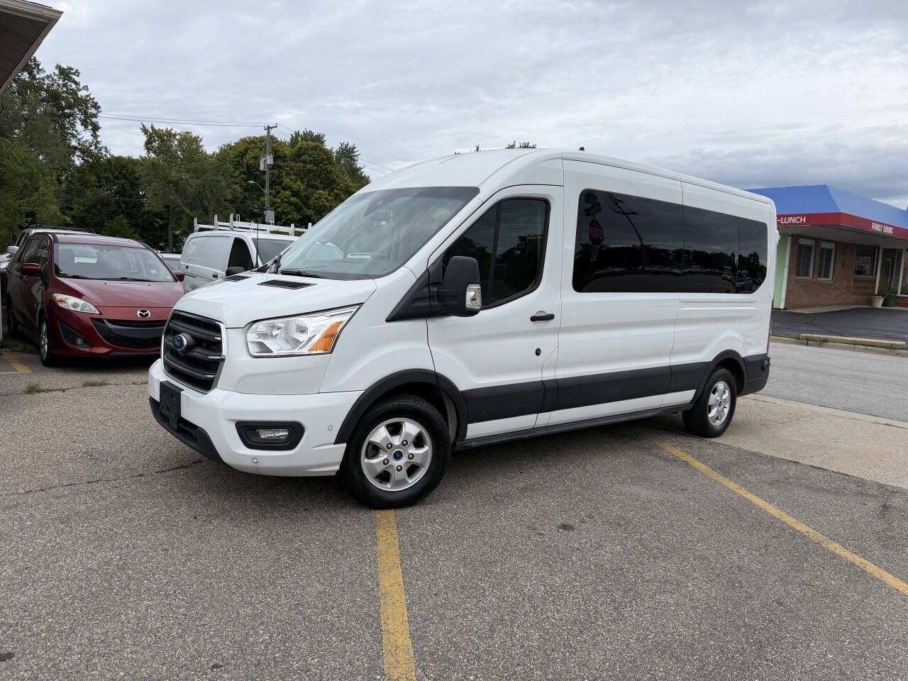 Used 2020 Ford Transit 350 XLT RWD image 2