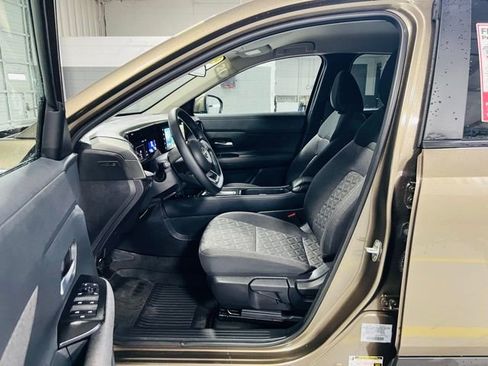 Used 2025 Nissan Kicks SV FWD image 22