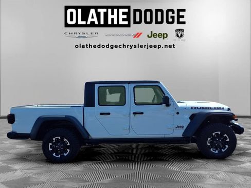 Used 2026 Jeep Gladiator Rubicon w/ Steel Power Dome Hood Package AWD/4WD image 28
