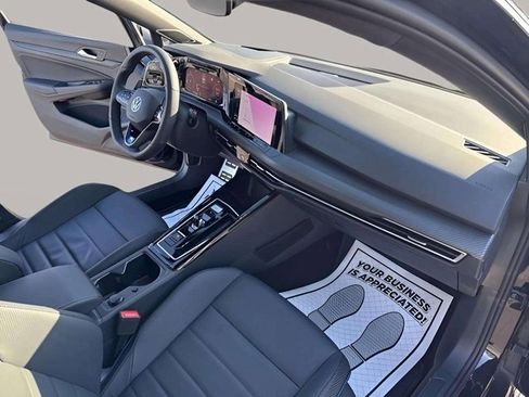 Used 2024 Volkswagen Golf R image 5