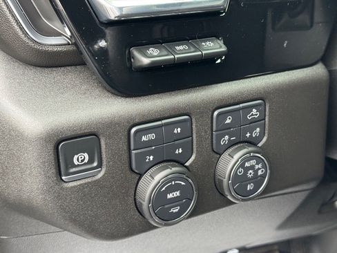 Used 2025 Chevrolet Silverado 3500 High Country w/ High Country Premium Package image 17