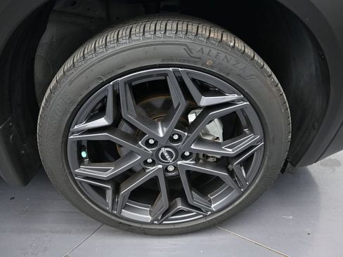 Used 2025 Nissan Kicks SR FWD image 9
