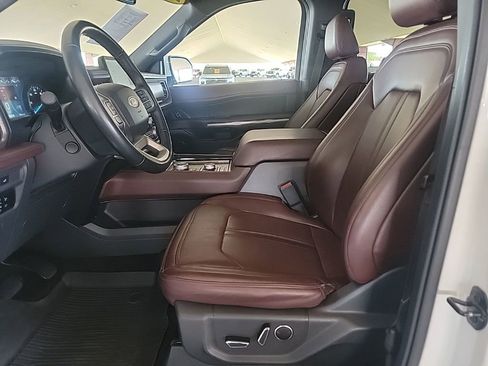 Used 2023 Ford Expedition Max Limited AWD/4WD image 2