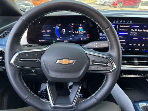 Used 2025 Chevrolet Equinox EV LT image 27