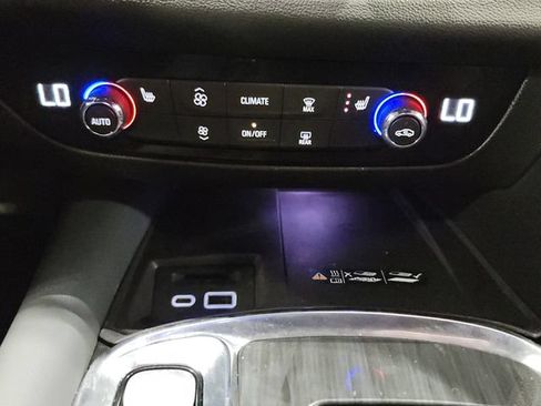 Used 2024 Buick Enclave Essence w/ Sport Touring Edition AWD/4WD image 34