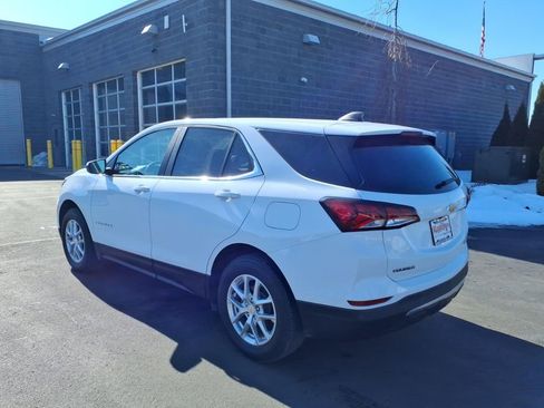Used 2023 Chevrolet Equinox LT w/ Driver Convenience Package AWD/4WD image 3