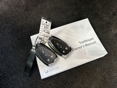 Used 2021 Chevrolet TrailBlazer RS w/ Sun and Liftgate Package image 24