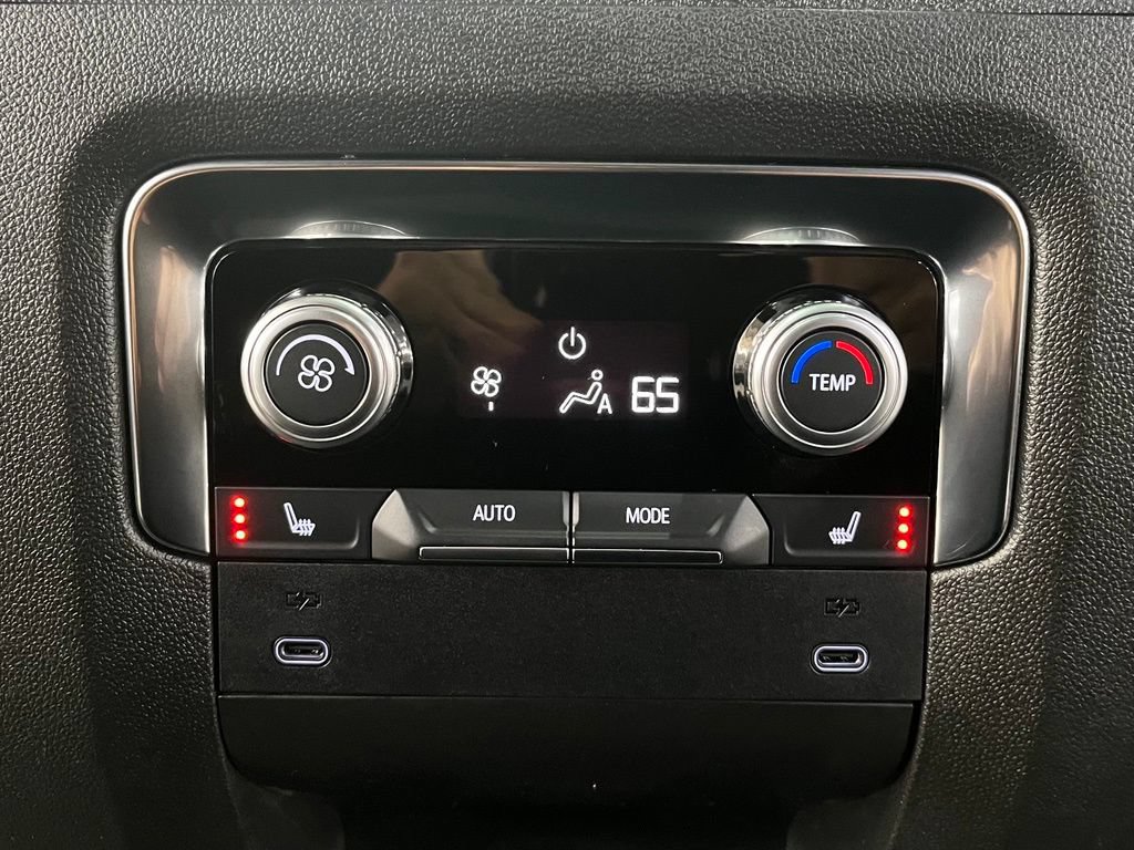 Certified 2026 GMC Yukon XL Denali w/ Sun & Power Step Package AWD/4WD image 27