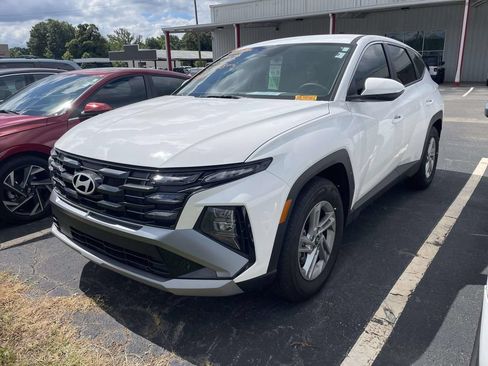 Used 2026 Hyundai Tucson SE FWD image 3