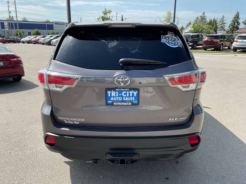 Used 2015 Toyota Highlander XLE AWD/4WD image 6