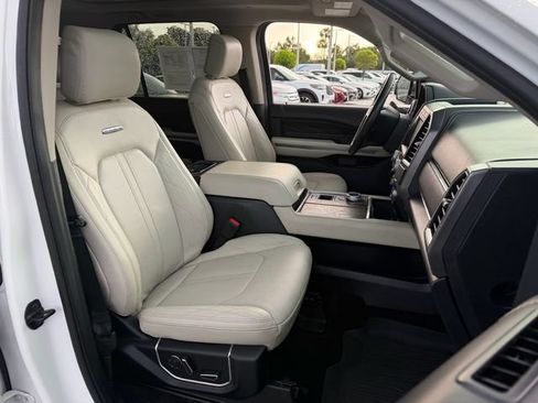 Used 2021 Ford Expedition Max Platinum RWD image 17
