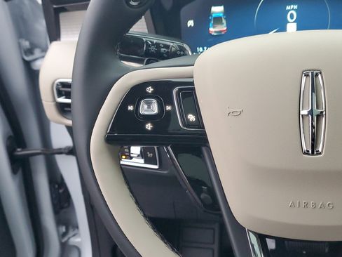 New 2026 Lincoln Corsair Premiere image 17